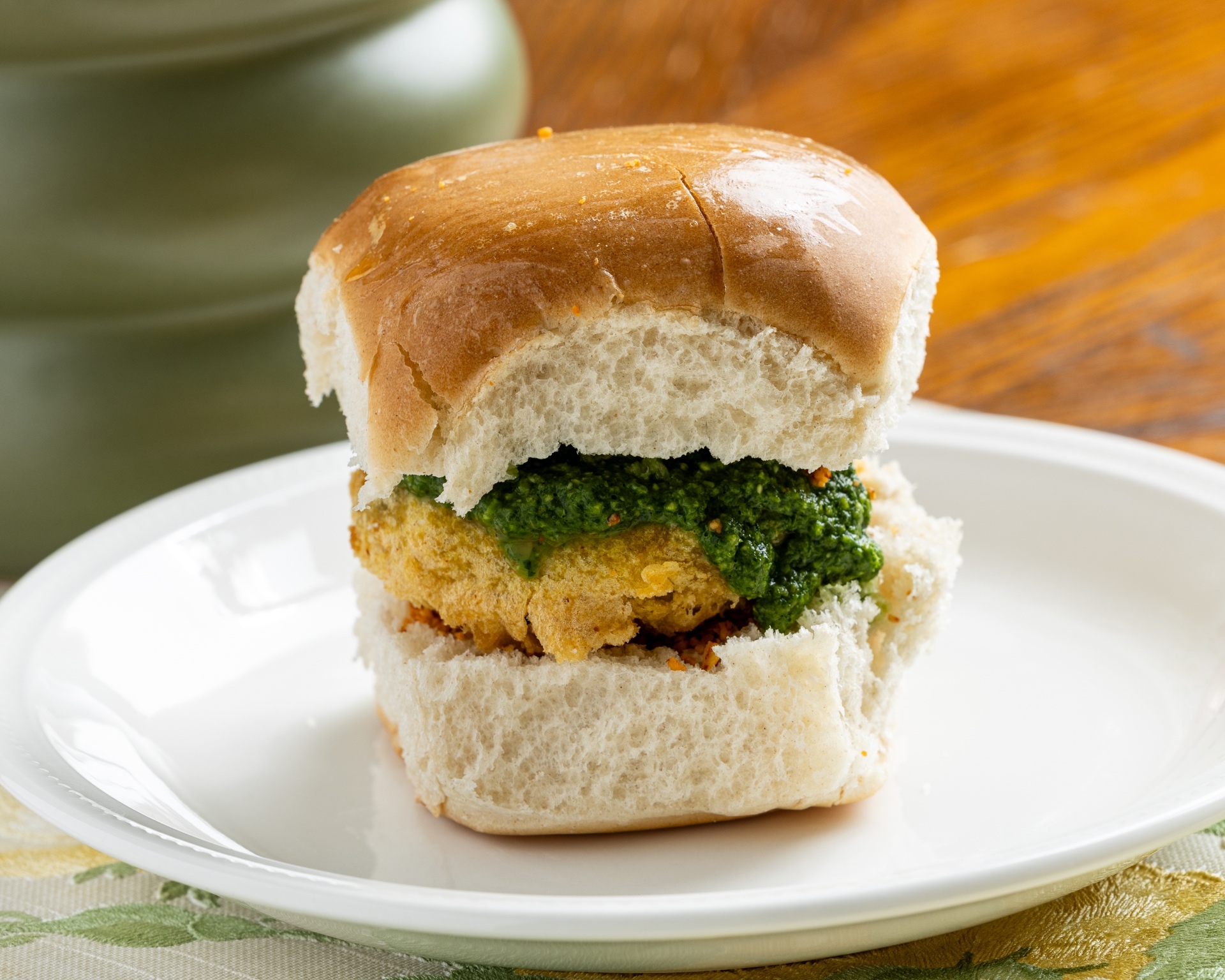 Vada pav with green chutney